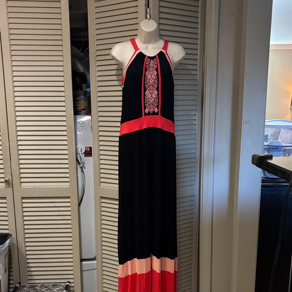 Elegant Black and Coral Maxi Dress medium
